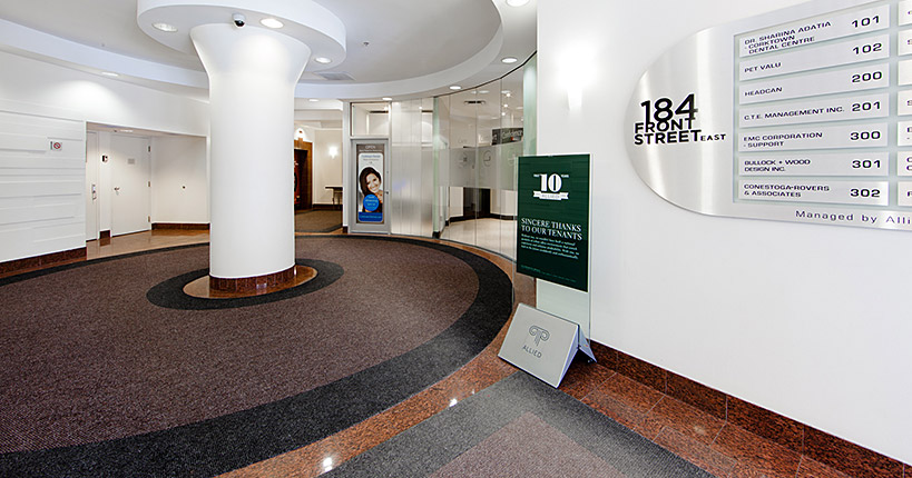 184 Front, Toronto- interior building photo/photo de l'intérieur de l'immeuble