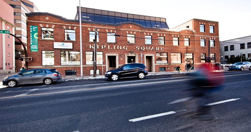 Kipling Square - 601 10th SW, Calgary- exterior building photo/photo de l'extérieur de l'immeuble