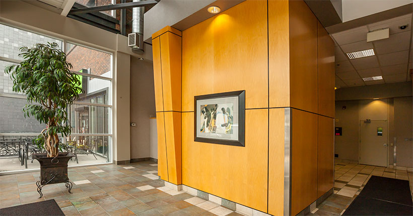 Atrium on Eleventh - 625 11th SW, Calgary- interior building photo/photo de l'intérieur de l'immeuble